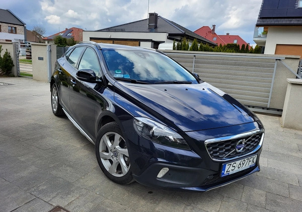 Volvo V40 cena 75000 przebieg: 91000, rok produkcji 2016 z Szczecin małe 277